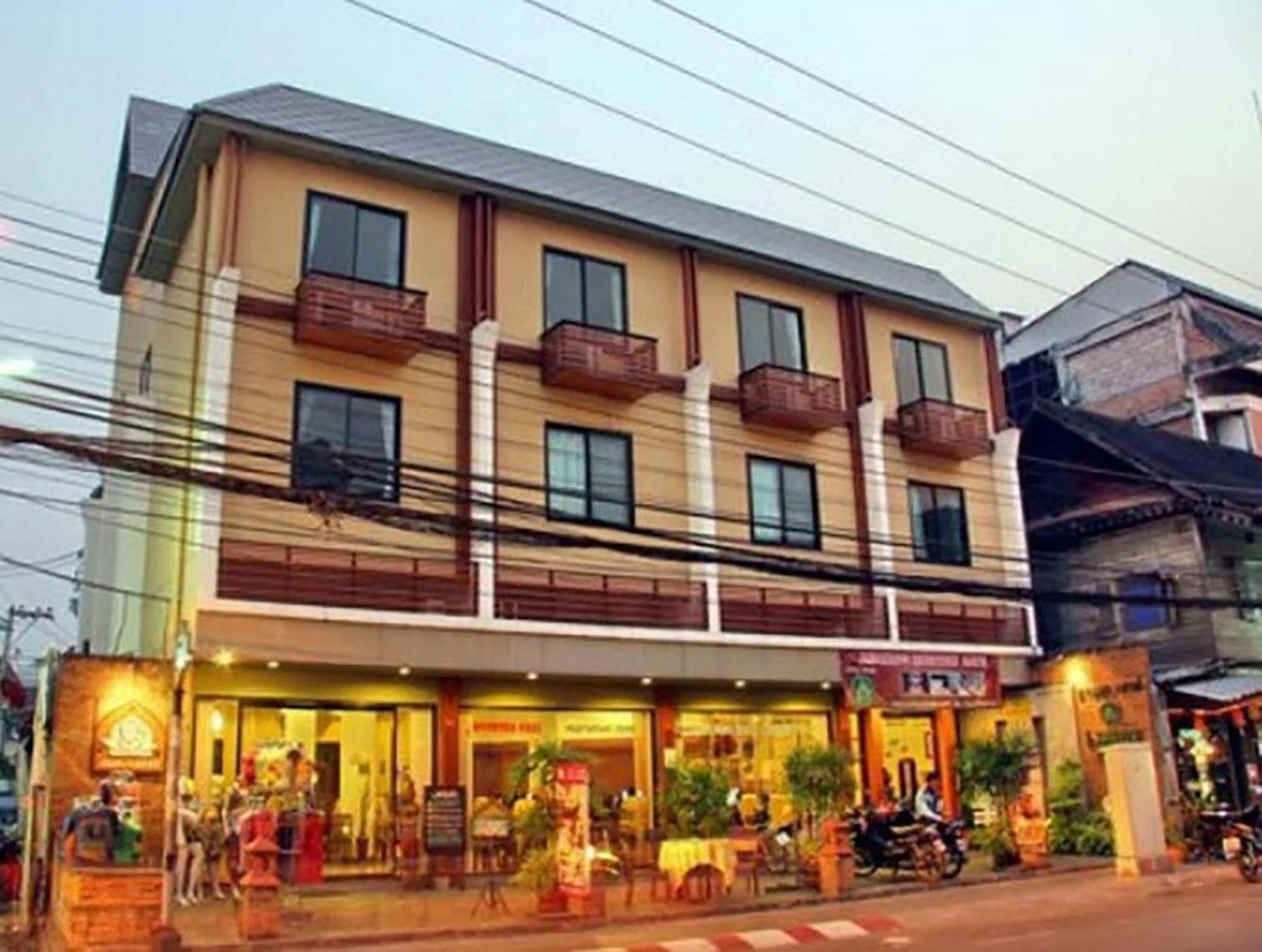 Lanna House Hotel Chiang Mai Bagian luar foto