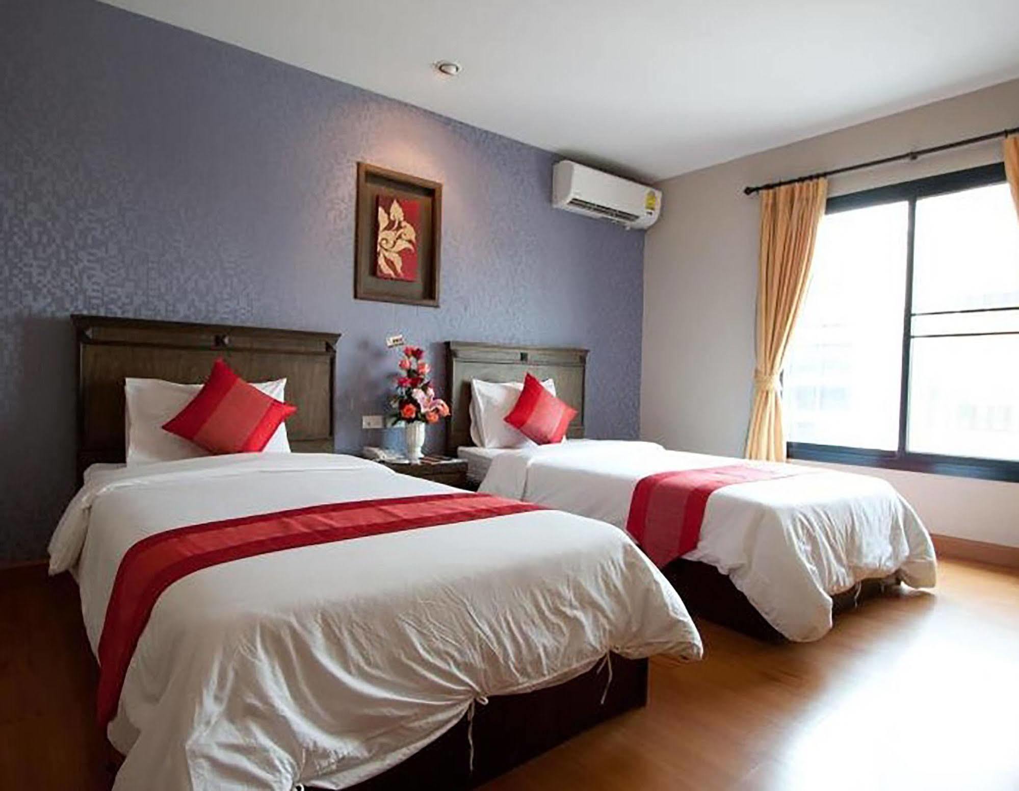 Lanna House Hotel Chiang Mai Bagian luar foto