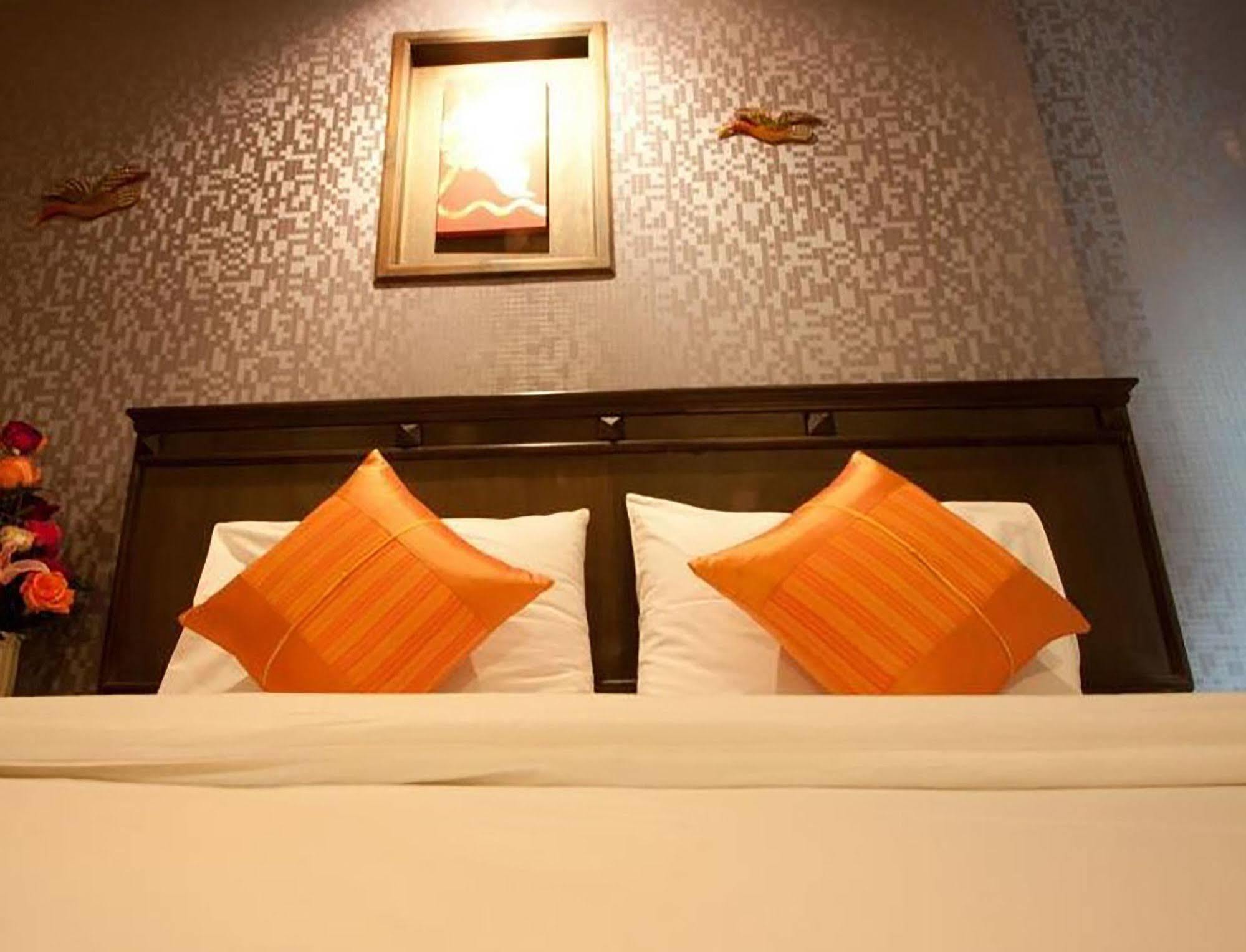 Lanna House Hotel Chiang Mai Bagian luar foto