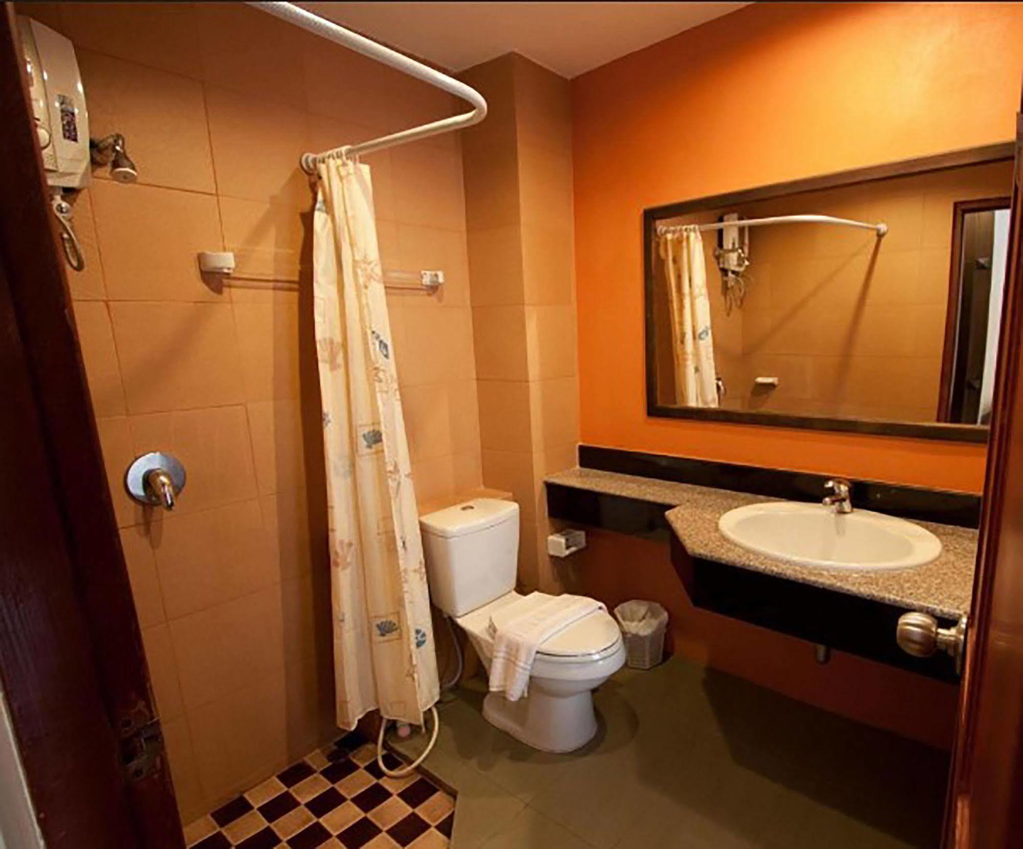 Lanna House Hotel Chiang Mai Bagian luar foto