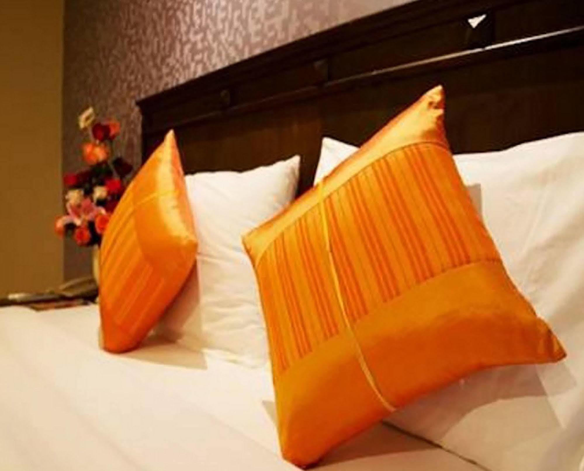 Lanna House Hotel Chiang Mai Bagian luar foto