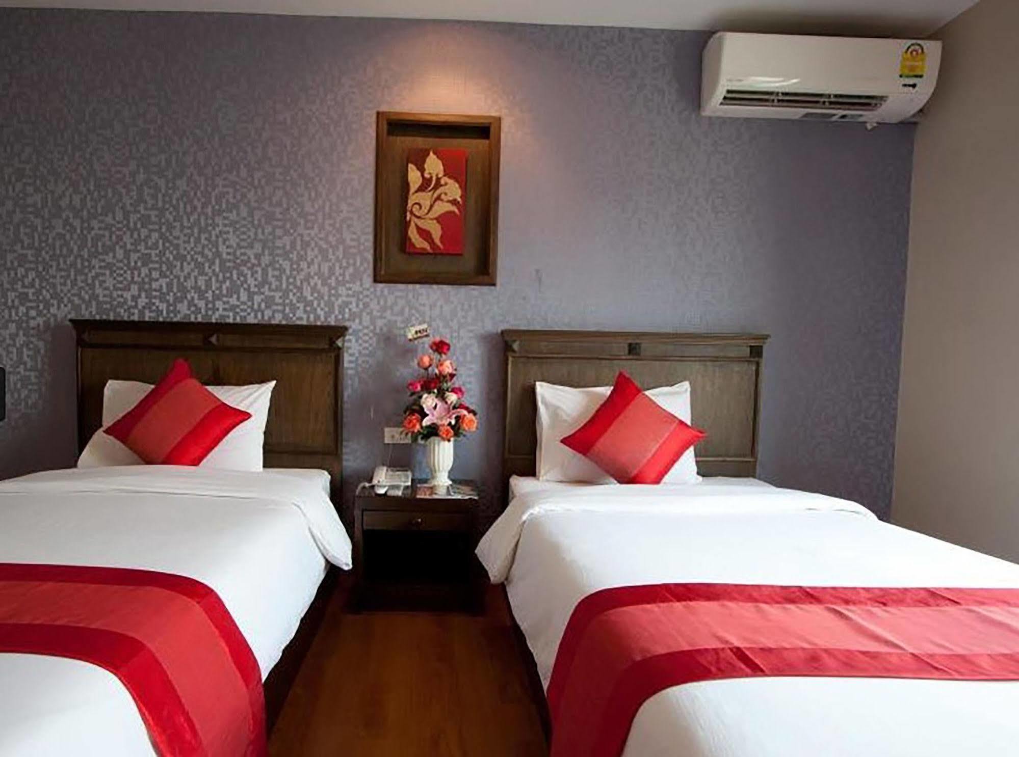 Lanna House Hotel Chiang Mai Bagian luar foto